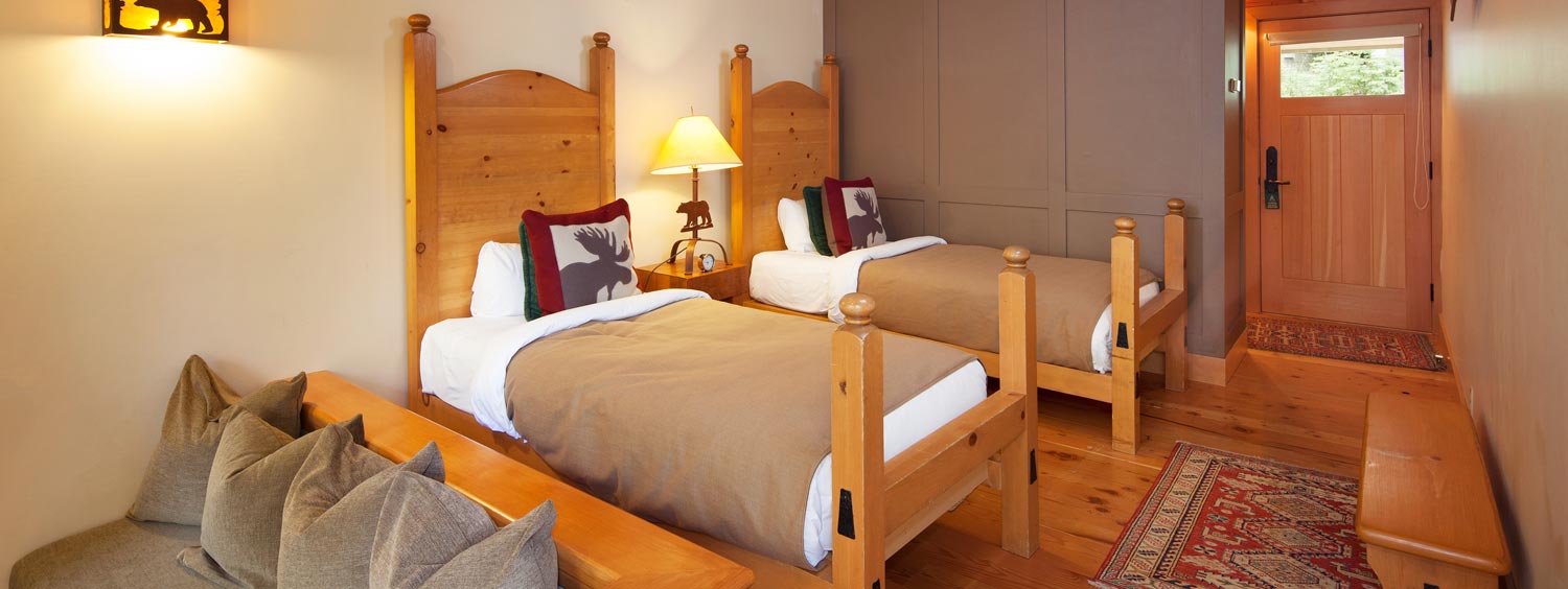 Deluxe Twin Cabins | Accommodations | Moraine Lake Lodge in Banff