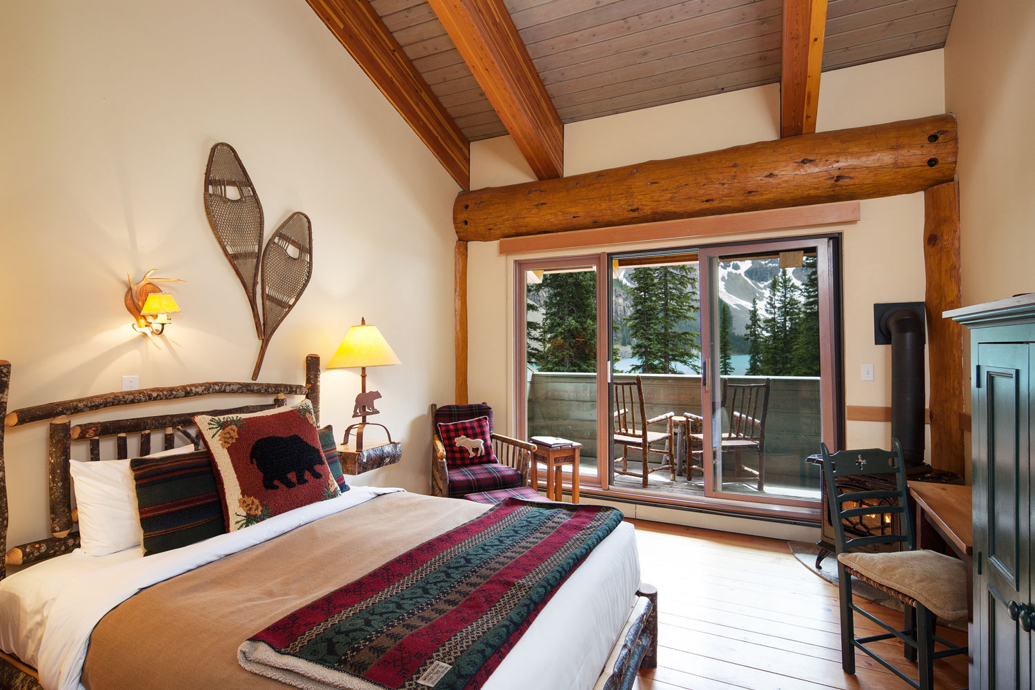 View Our Photo Gallery Moraine Lake Lodge In Banff