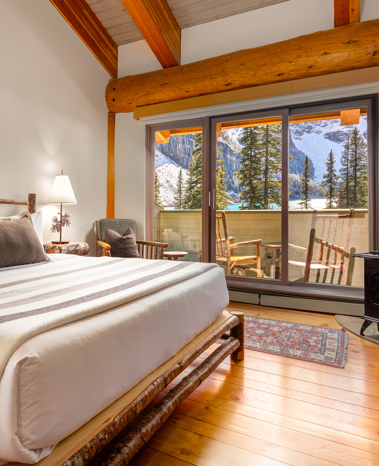 King bed with fireplace